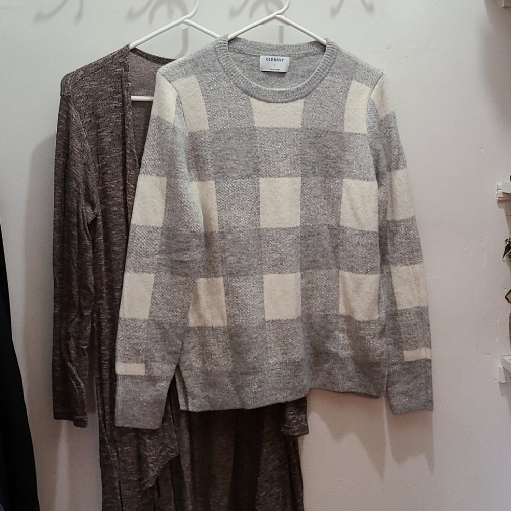 (2) LOT Sweaters